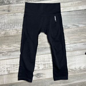 GYMSHARK Women's Energy Seamless Cropped Leggings Size Small Black